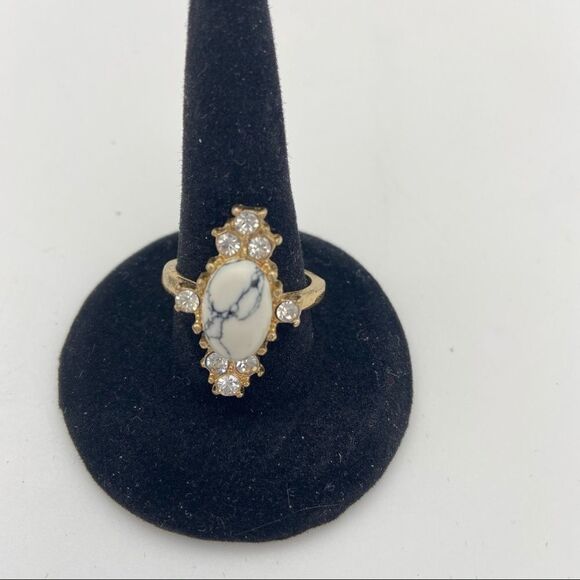 Marbled oval and rhinestone studded ring - 7.25 - Picture 3 of 10